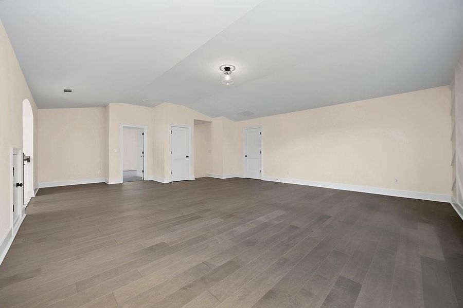 Spacious, unfurnished interior of a new home in Yellowstone Farms, Cumming (Image 34).