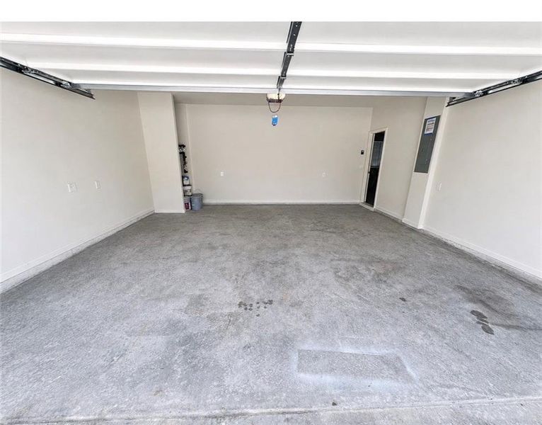 Spacious, unfurnished interior of a new home in , Braselton (Image 20).