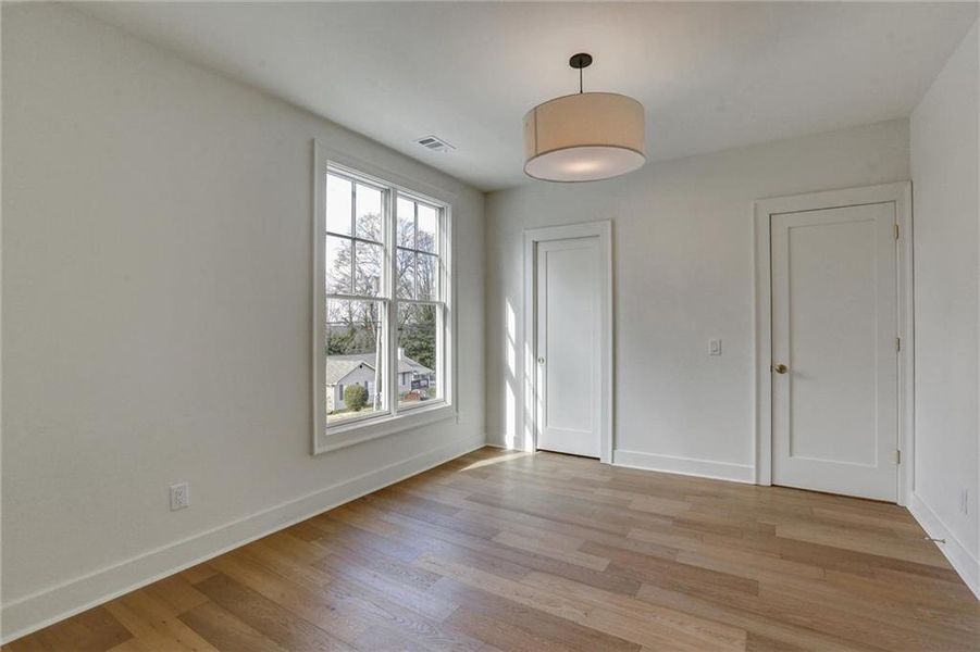 Spacious, unfurnished interior of a new home in , Gainesville (Image 25).