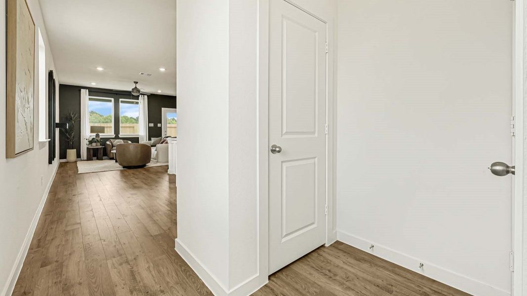 Spacious, unfurnished interior of a new home in Villarosa at Tamarron, Katy (Image 20). Spacious, unfurnished interior of a new home in Villarosa at Tamarron, Katy (Image 20).