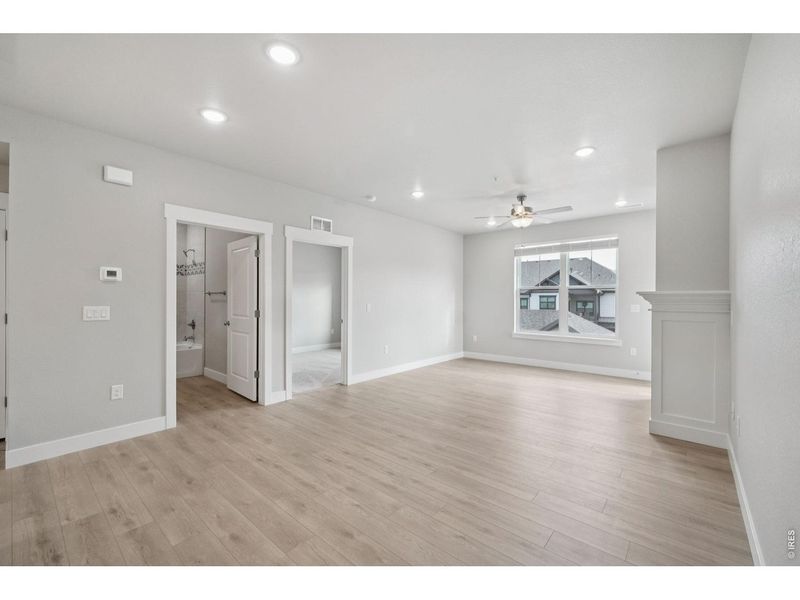Spacious, unfurnished interior of a new home in Highlands at Fox Hill - The Flats, Longmont (Image 21).