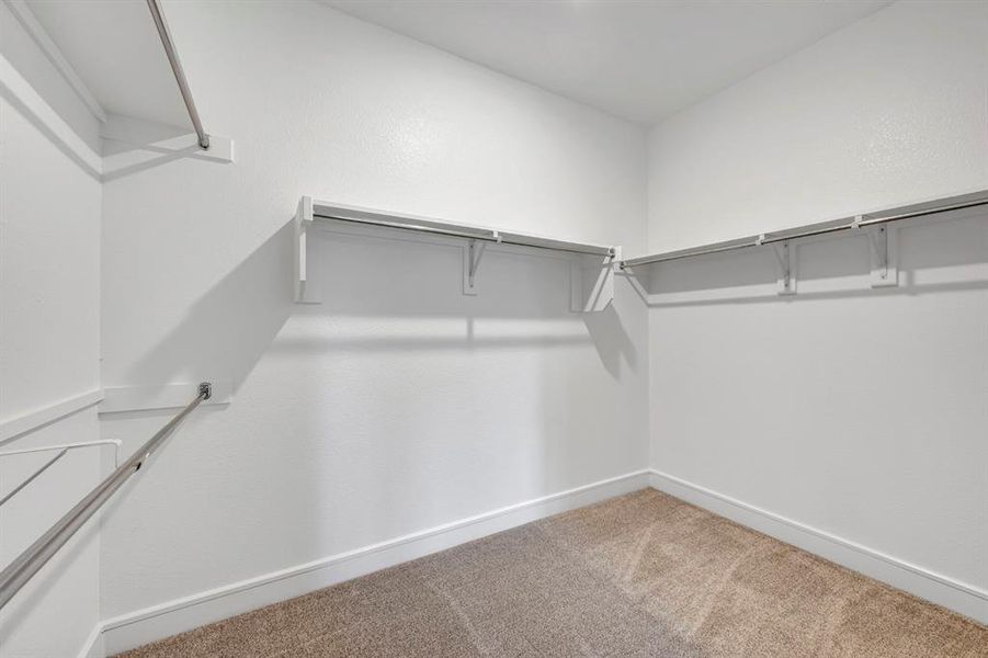 Spacious, unfurnished interior of a new home in Heath Golf & Yacht Villas, Heath (Image 25).