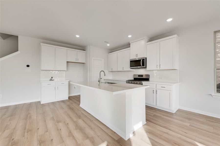 Furnished interior view inside a new home in Walden Pond, Forney (Image 12). Furnished interior view inside a new home in Walden Pond, Forney (Image 12).