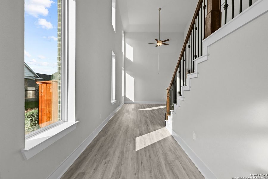 Spacious, unfurnished interior of a new home in Veramendi, New Braunfels (Image 26).