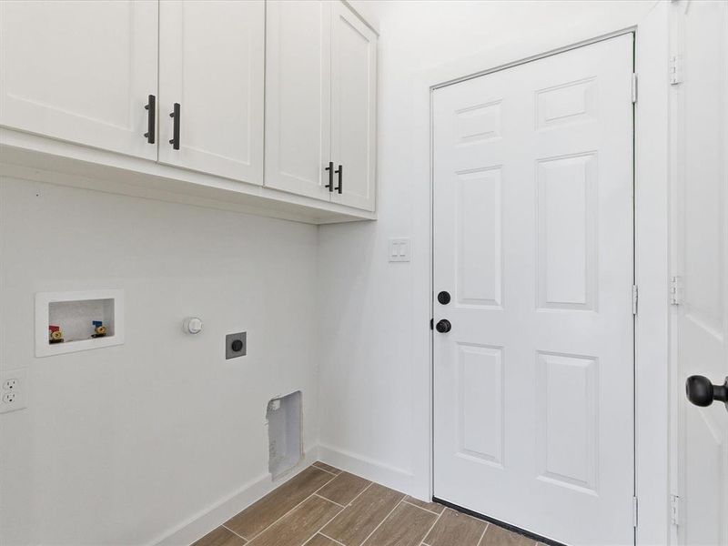 Spacious, unfurnished interior of a new home in , Kaufman (Image 33).