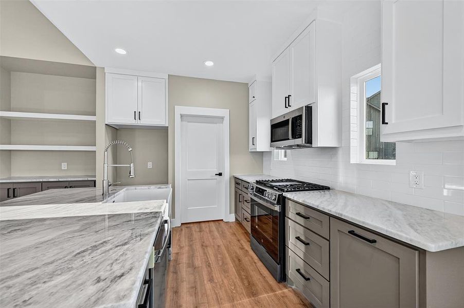Furnished interior view inside a new home in , Sherman (Image 4).