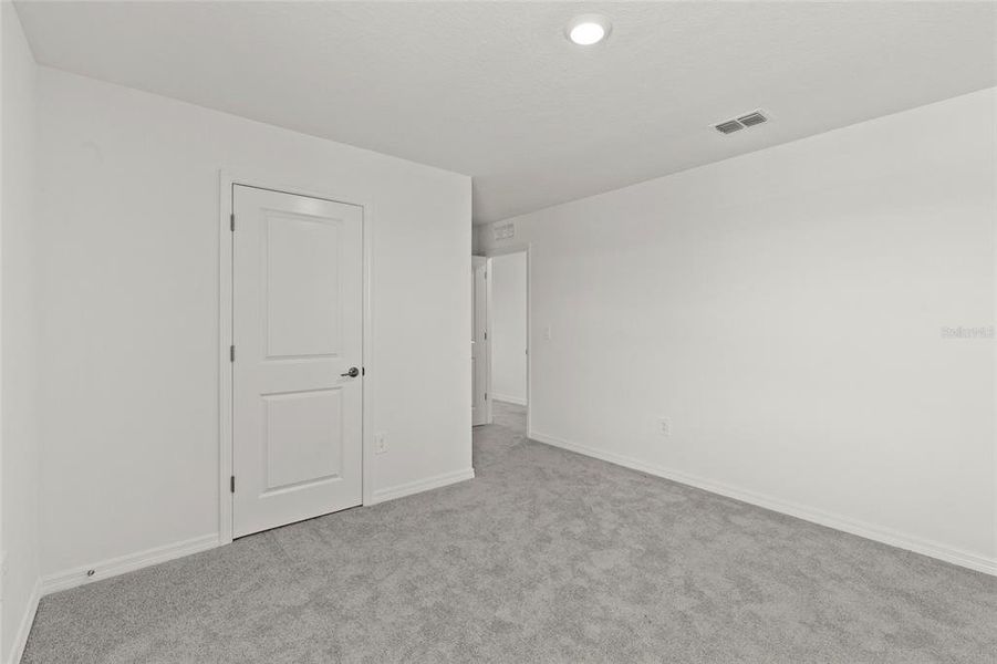 Spacious, unfurnished interior of a new home in Prosperity Lakes, Parrish (Image 51). Spacious, unfurnished interior of a new home in Prosperity Lakes, Parrish (Image 51).