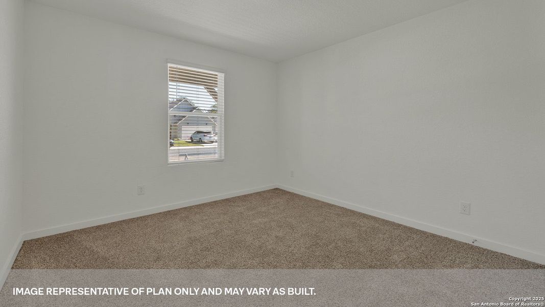 Spacious, unfurnished interior of a new home in Sonoma Oaks, Fredericksburg (Image 12).