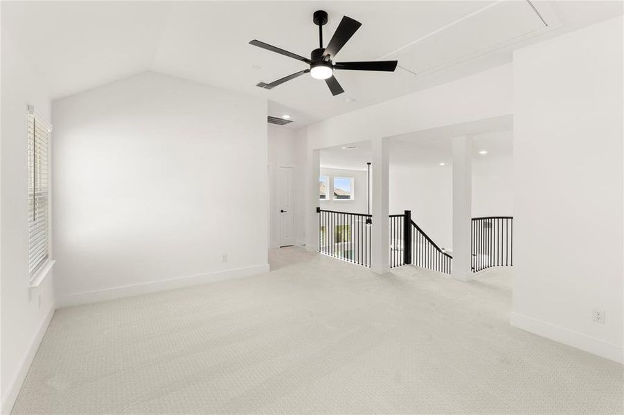 Spacious, unfurnished interior of a new home in Woodcreek, Rockwall (Image 12).