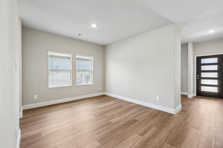Spacious, unfurnished interior of a new home in Lakehaven - Premier Series, Farmersville (Image 34).