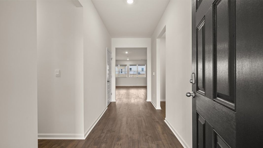 Spacious, unfurnished interior of a new home in Bridle Creek, Locust Grove (Image 30).