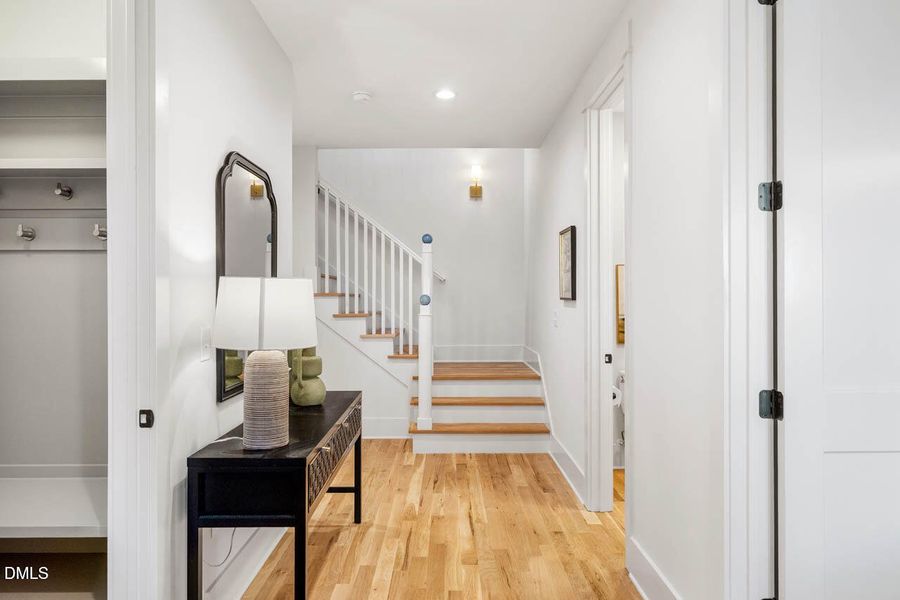 2044355995524827465-12