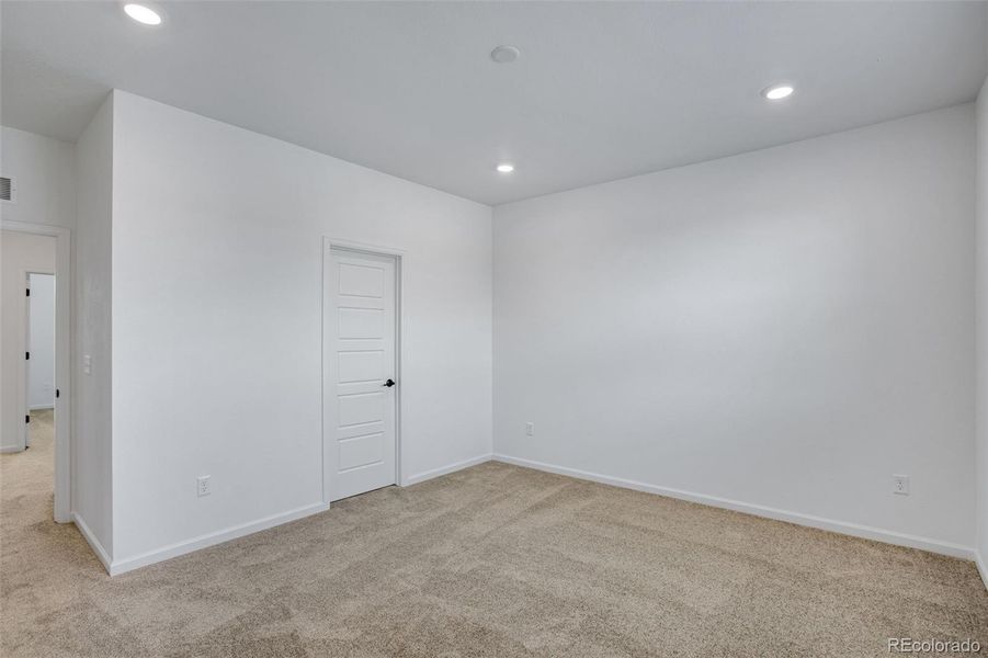 Spacious, unfurnished interior of a new home in Westside Crossing Townhomes, Berthoud (Image 31).