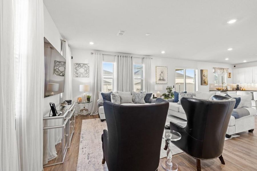 Furnished interior view inside a new home in , Davenport (Image 31). Furnished interior view inside a new home in , Davenport (Image 31).