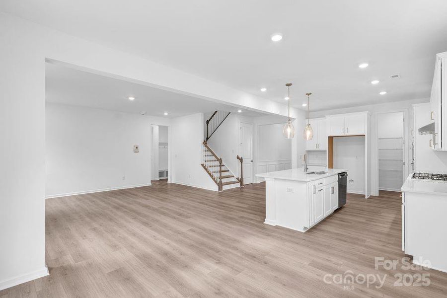 177 Glenn Drive ~ Ready Now 177 Glenn Drive ~ Ready Now