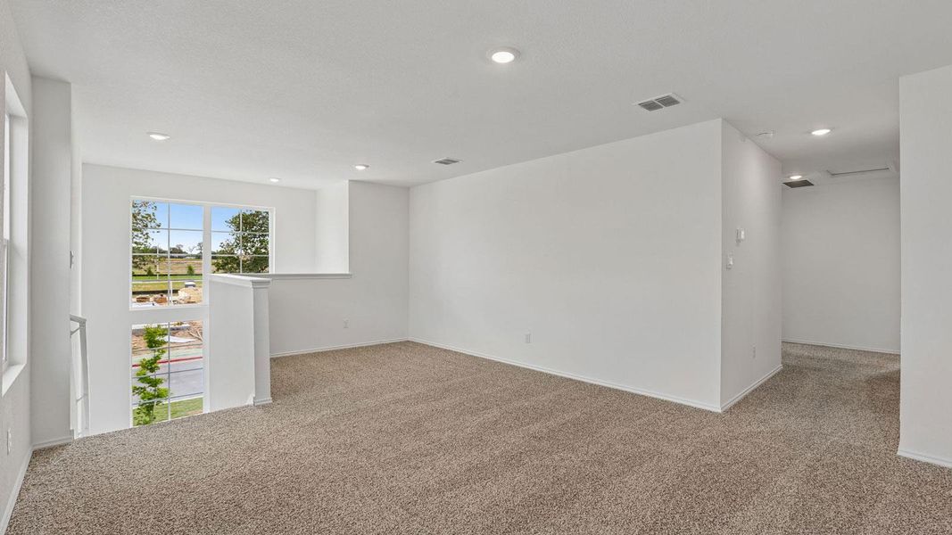 Spacious, unfurnished interior of a new home in Valverde, Bastrop (Image 19).