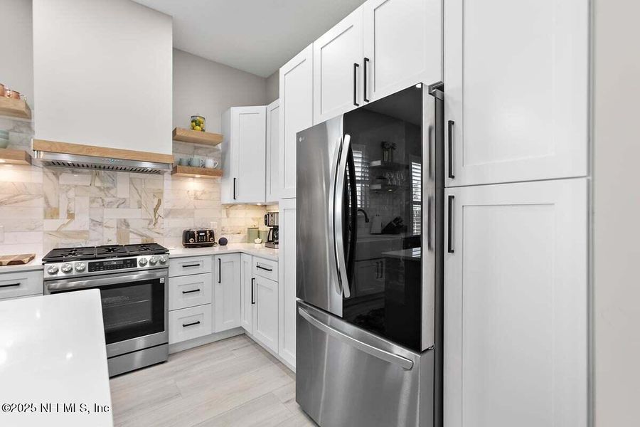 Furnished interior view inside a new home in , Jacksonville Beach (Image 12).