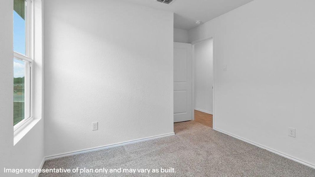 Spacious, unfurnished interior of a new home in Blue Ridge Ranch, San Antonio (Image 23).