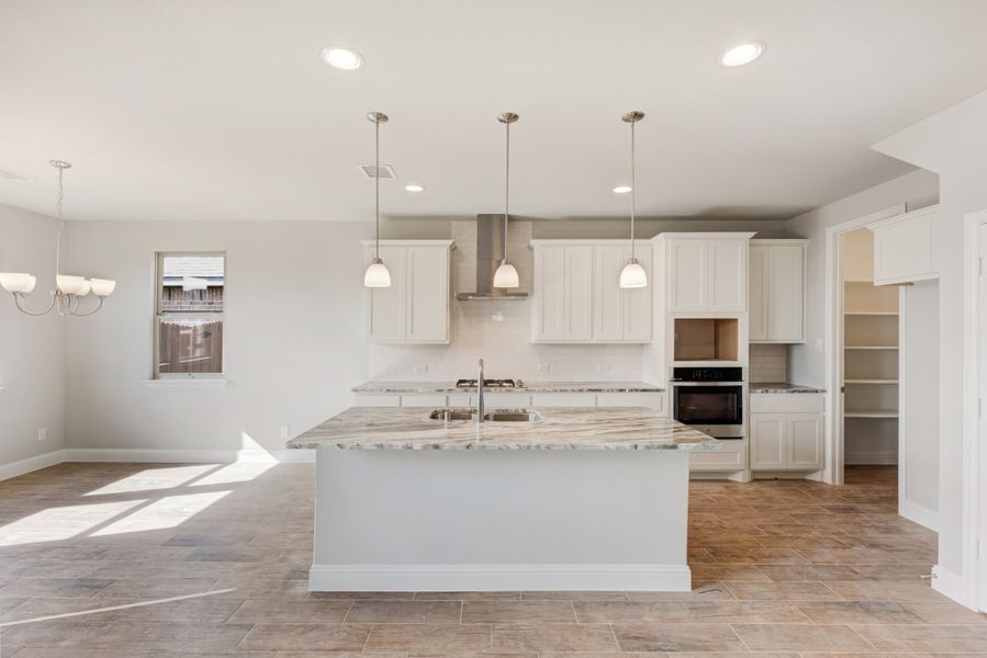 Representative furnished interior of a home built from the Nueces by UnionMain Homes in Lake Breeze, Lavon (Image 15).