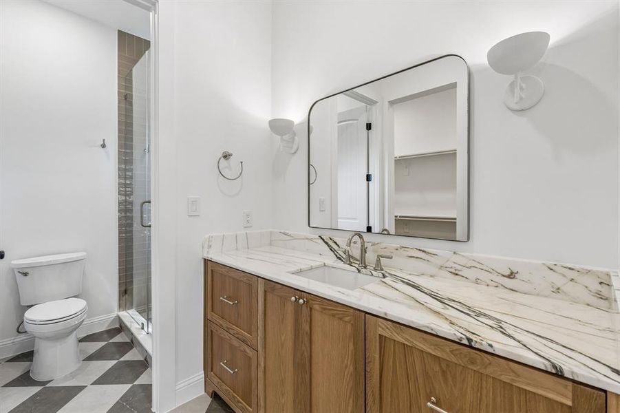 Furnished interior view inside a new home in , Dallas (Image 13).