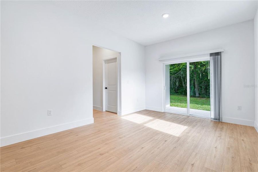 Spacious, unfurnished interior of a new home in , Apopka (Image 28).