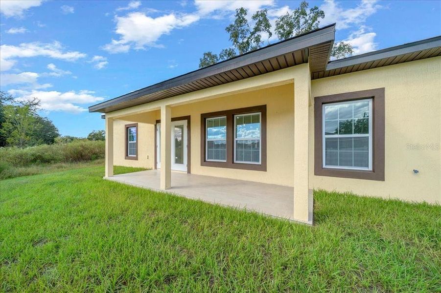 Exterior details and patio area of a home in , Dunnellon (Image 30). Exterior details and patio area of a home in , Dunnellon (Image 30).