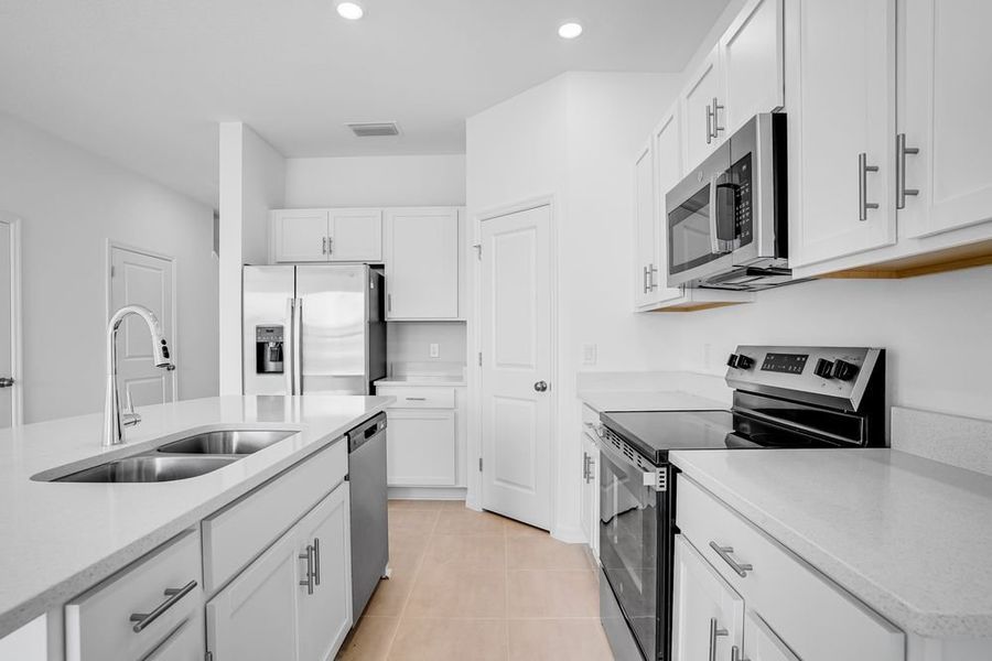 Furnished interior view inside a new home in Waterstone Townhomes, Groveland (Image 6).