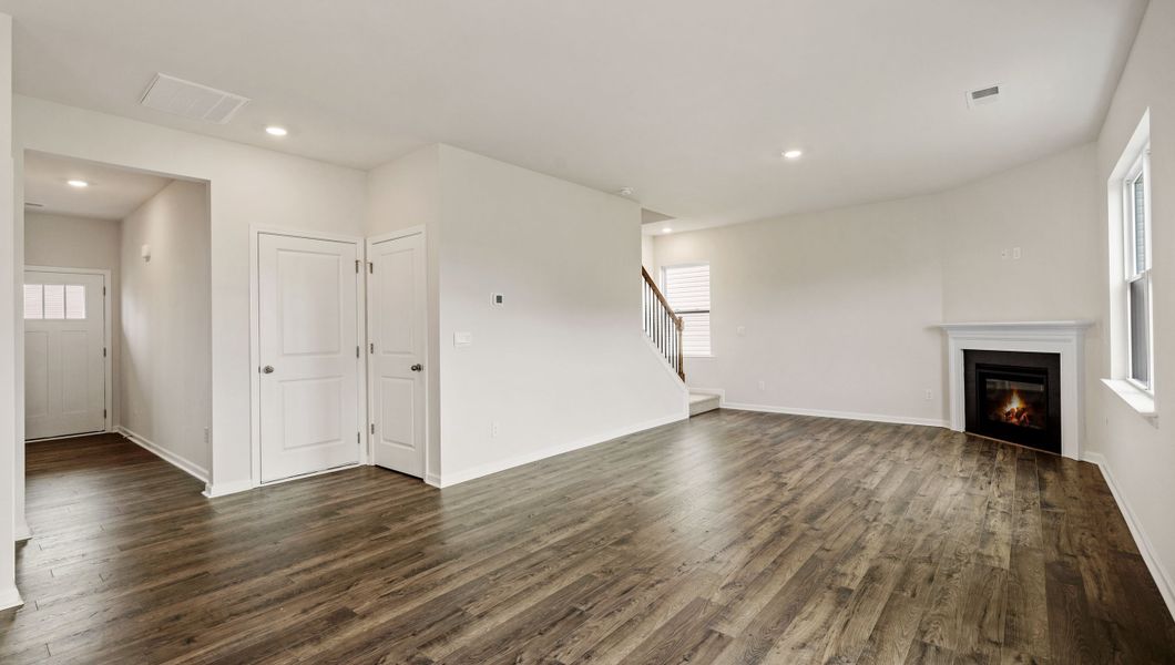 Spacious, unfurnished interior of a new home in Foxbank, Gray Court (Image 16).