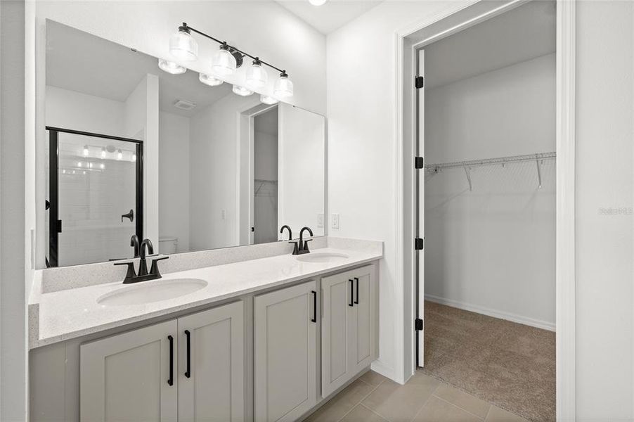 Furnished interior view inside a new home in , Kissimmee (Image 9).