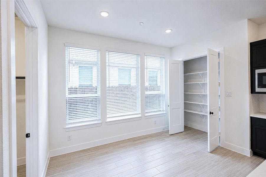 Spacious, unfurnished interior of a new home in , Katy (Image 41).