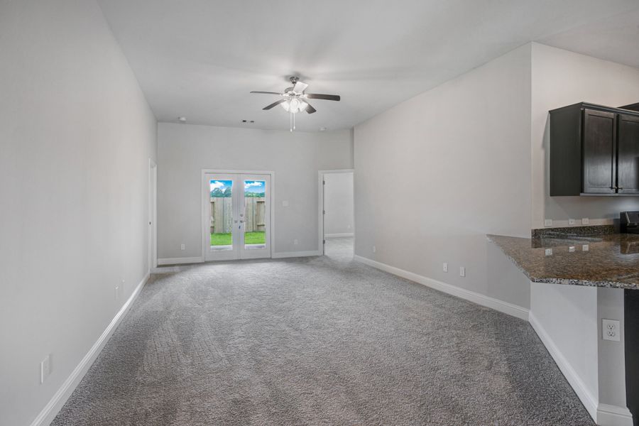 Spacious, unfurnished interior of a new home in Bayou Maison, Dickinson (Image 15).