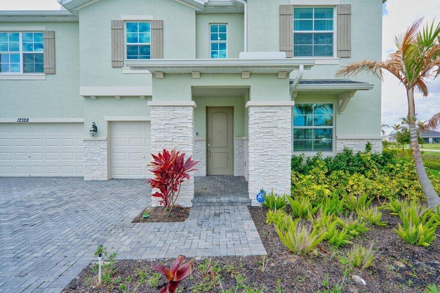 Front Exterior Walk-up.jpeg-SMALL Front Exterior Walk-up.jpeg-SMALL