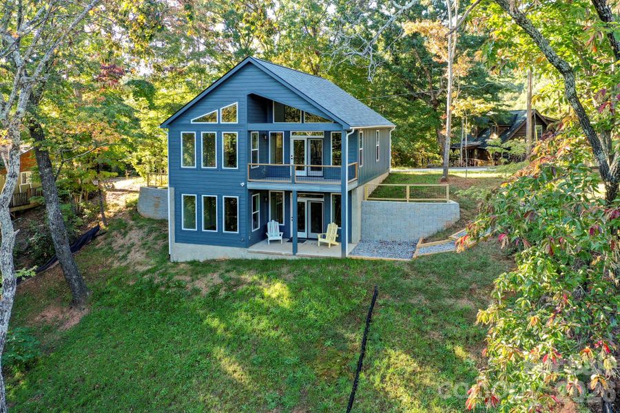 Exterior details and patio area of a home in , Lake Lure (Image 3).