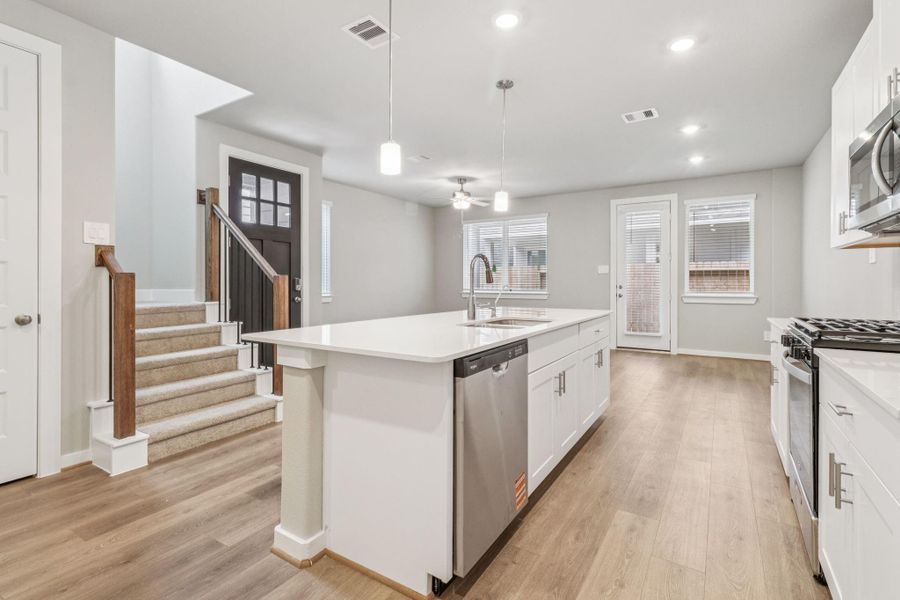 Photo is not of the actual home, but is an inspirational photo of builder’s model home and may depict options, furnishings, and/or decorator features that are not included Photo is not of the actual home, but is an inspirational photo of builder’s model home and may depict options, furnishings, and/or decorator features that are not included