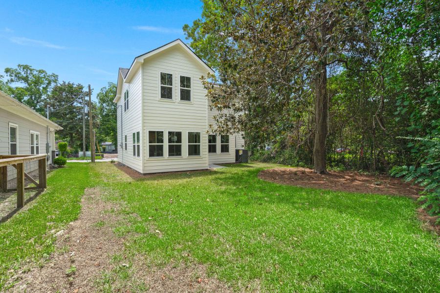 Exterior details and patio area of a home in , Charleston (Image 3).