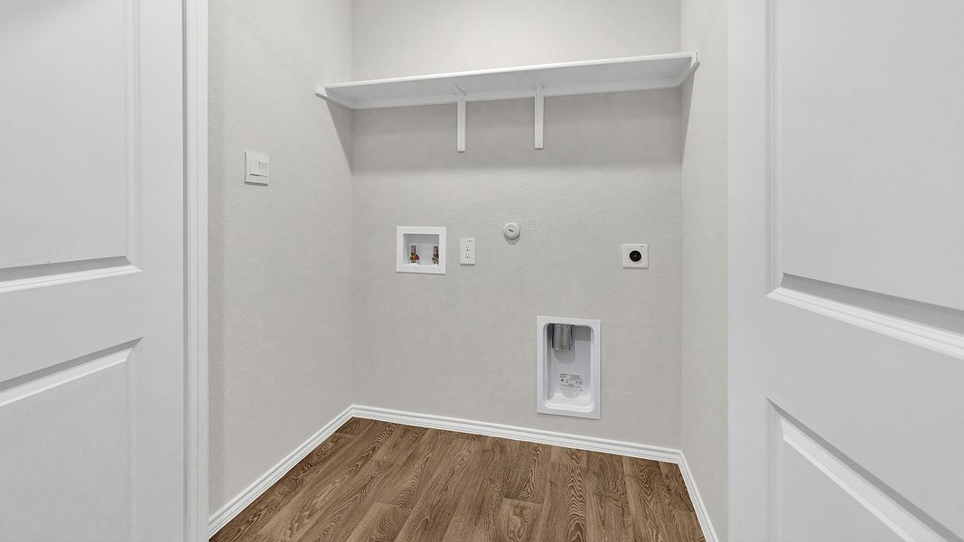 Representative unfurnished interior of a home built from the The Atlanta by D.R. Horton in Spring Valley, New Braunfels (Image 25). Representative unfurnished interior of a home built from the The Atlanta by D.R. Horton in Spring Valley, New Braunfels (Image 25).