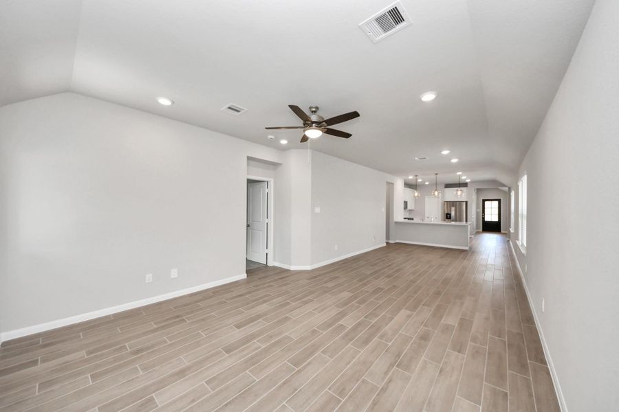 Spacious, unfurnished interior of a new home in Montgomery Ridge: Landmark Collection, Montgomery (Image 22). Spacious, unfurnished interior of a new home in Montgomery Ridge: Landmark Collection, Montgomery (Image 22).