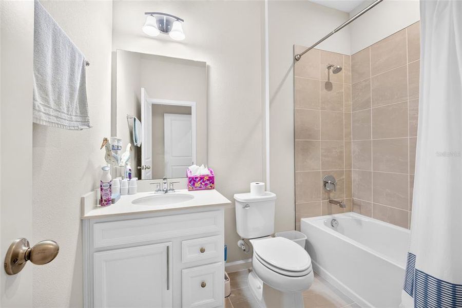 Furnished interior view inside a new home in , Ocala (Image 15).