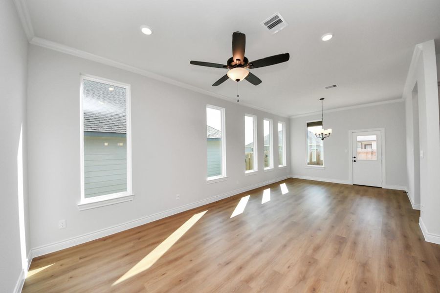 Spacious, unfurnished interior of a new home in Lexington Heights, Willis (Image 40).
