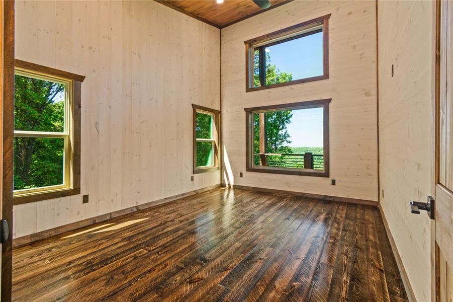 Spacious, unfurnished interior of a new home in , Talking Rock (Image 19).