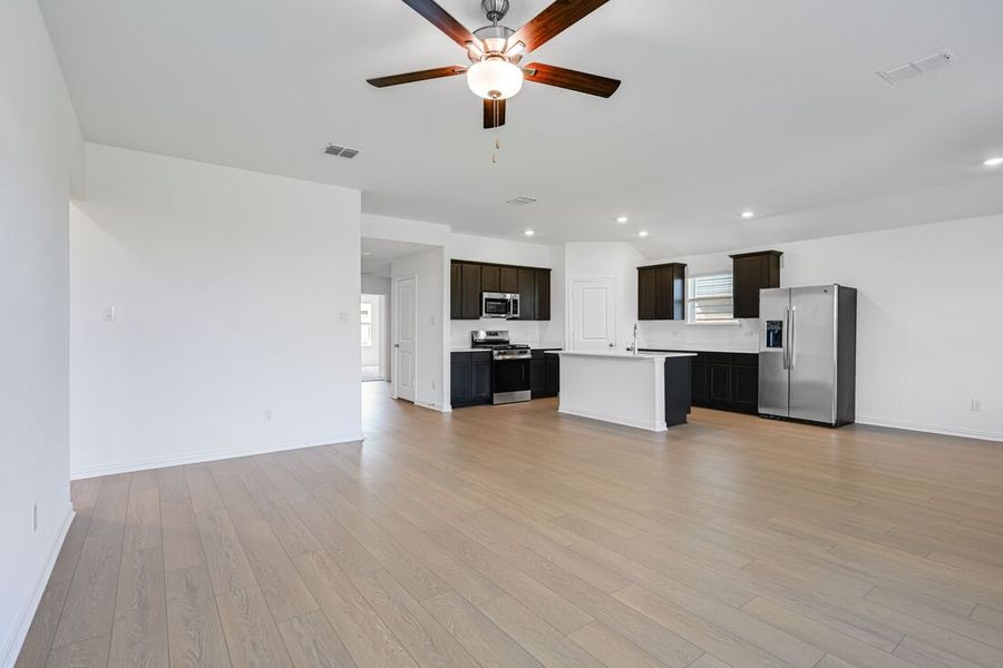 Spacious, unfurnished interior of a new home in River Ridge, Crandall (Image 35). Spacious, unfurnished interior of a new home in River Ridge, Crandall (Image 35).