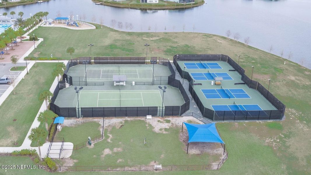 Image 37 of a home in Beacon Lake.