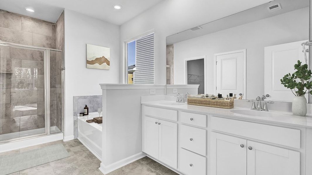 2673 Henninger Opt Owners Bath 1of2 F1 061725