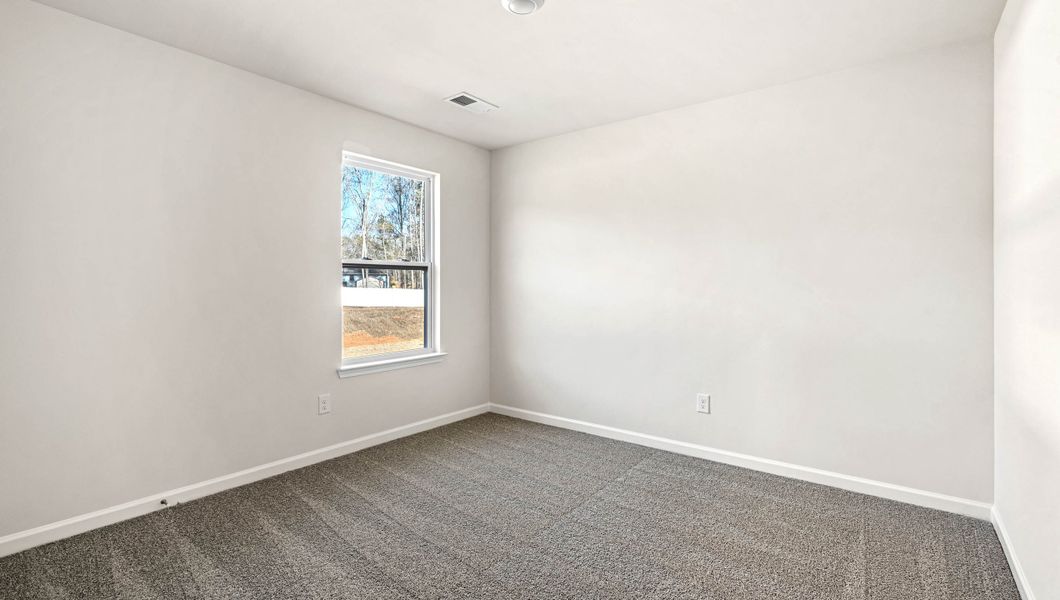 Spacious, unfurnished interior of a new home in Trailside Run, Spartanburg (Image 20).