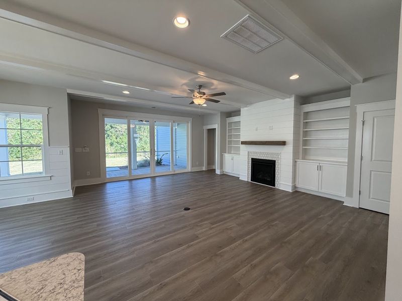 Spacious, unfurnished interior of a new home in Riverside Cove, Wilmington (Image 17).
