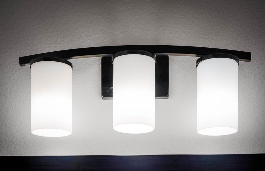 Representative interior finishes for a home built from the Hallmark by Del Webb in Del Webb Austin at Lost Pines, Bastrop (Image 60).