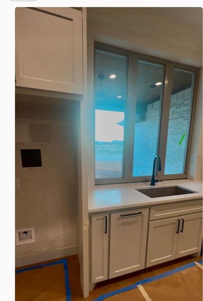 Windows over the sink are a dream come true for every homeowner. They provide natural light and they look great.