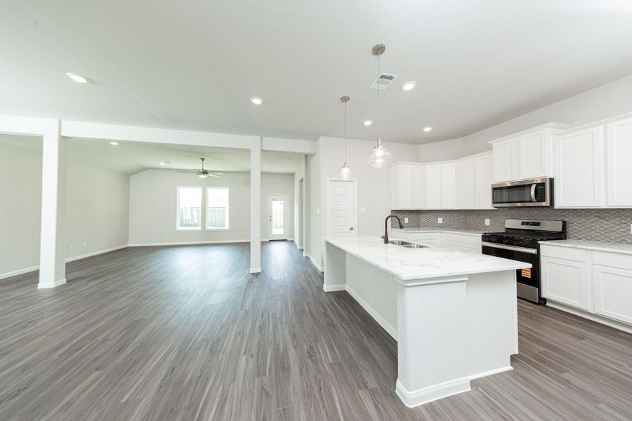 Furnished interior view inside a new home in Bluestem, Brookshire (Image 8).