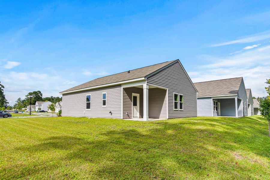 Representative exterior details of a home built from the Comet by Starlight Homes in Bayview, Conway (Image 3).