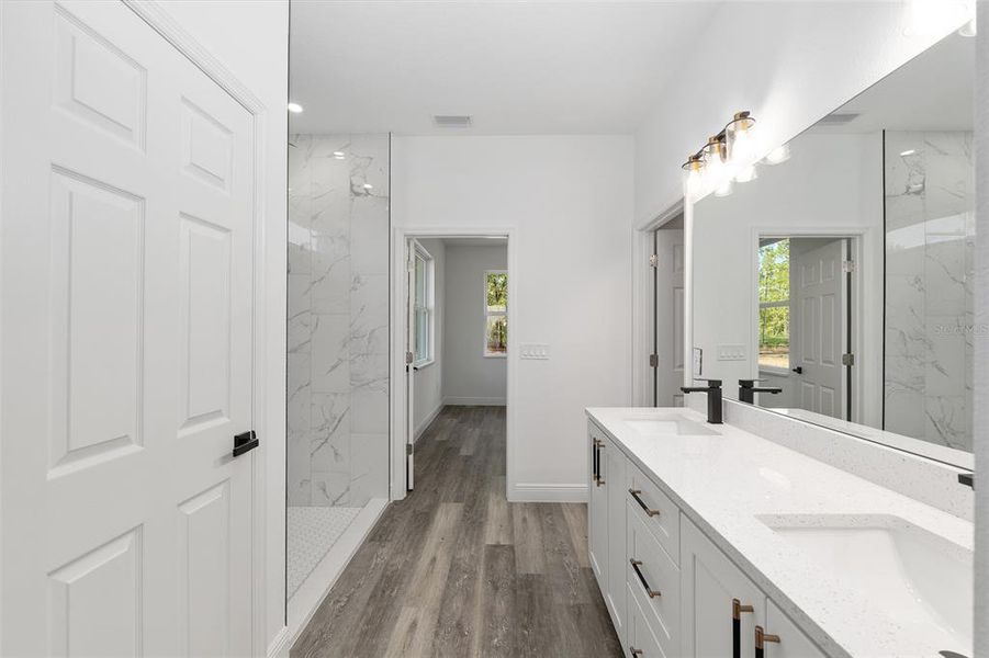 Furnished interior view inside a new home in , Dunnellon (Image 8).